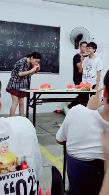 女子吃瓜旅游被骗视频播放,揭秘网络短视频背后的陷阱与风险
