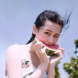女生怎么吃瓜视频,趣味横生的娱乐圈幕后故事