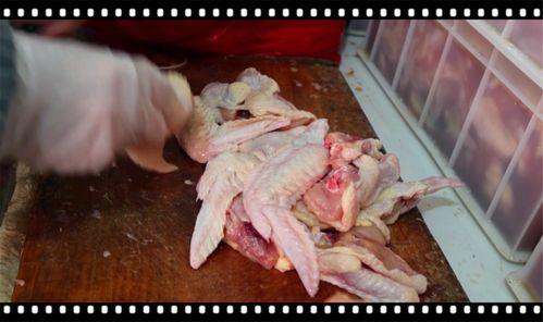 老头吃羊胡子瓜做法视频,跟随视频学习制作老头吃羊胡子瓜