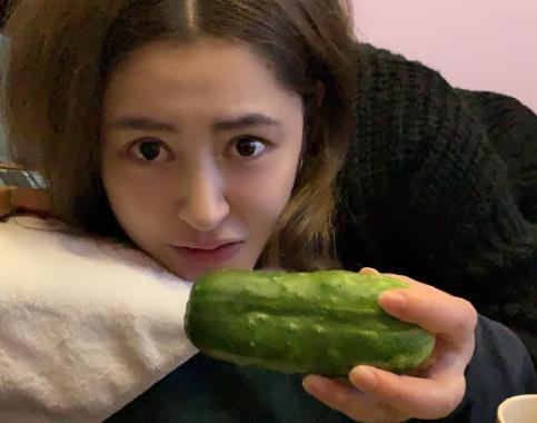 对镜吃瓜视频