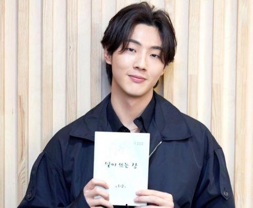 韩娱演员吃瓜视频,揭秘吃瓜视频背后的惊人内幕