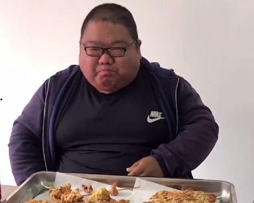 宾哥吃瓜老头是谁啊视频,网络红人的崛起之路