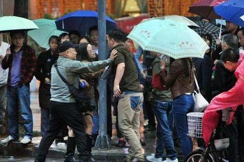 章丘吃瓜群众事件视频,网络围观下的社会现象解析