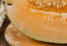 吃冰镇蜜瓜视频,冰镇蜜瓜美食体验